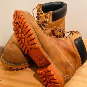 Timberland leather boots. Size US 11. Great condition!